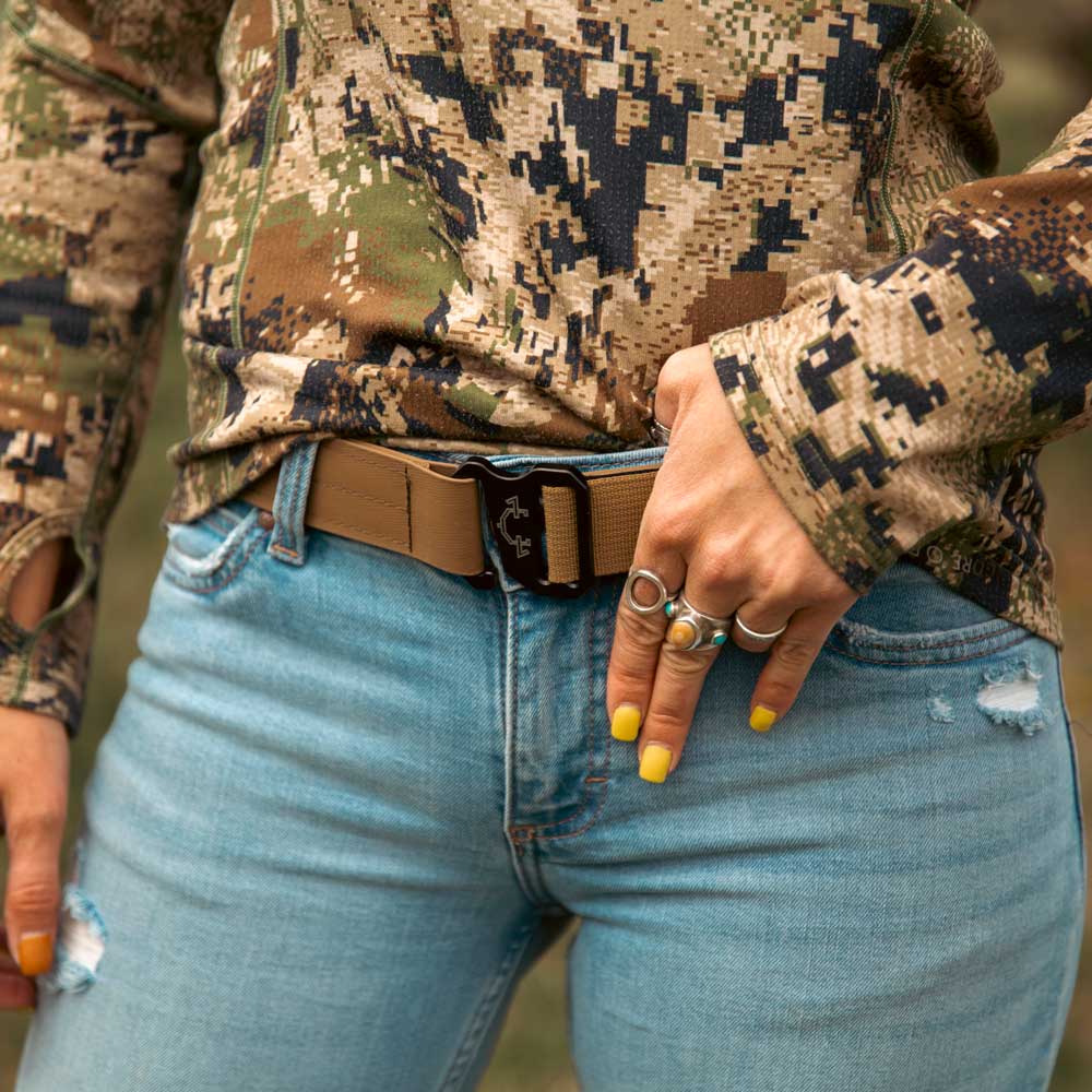 woman wearing a Ladies concealed edc(everyday carry) belt