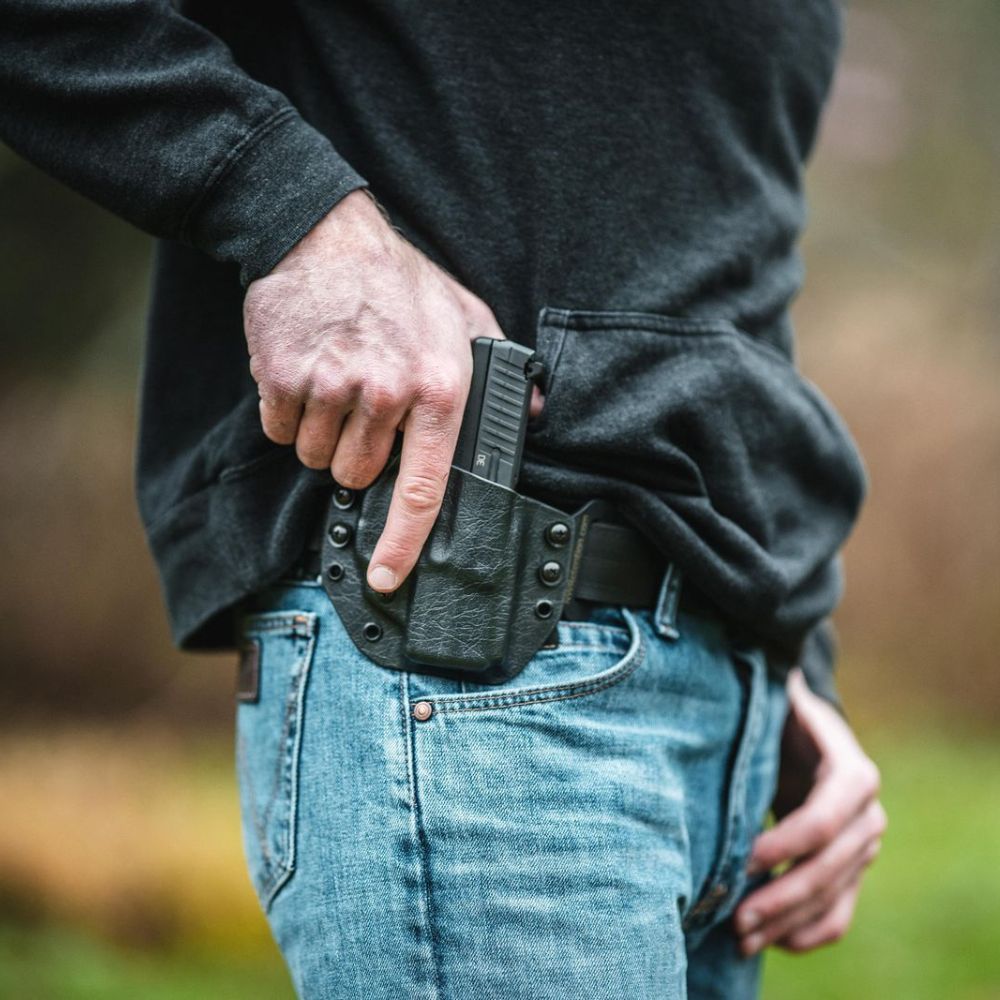 Image of the standard owb(outside the waistband) with EDC belt